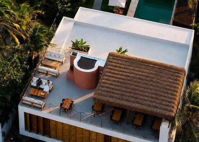 Luau Hotel